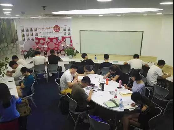 启德考培学习气氛 启德考培学习气氛