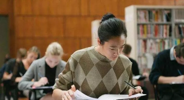 青春,从来就没有标准答案 青春,从来就没有标准答案