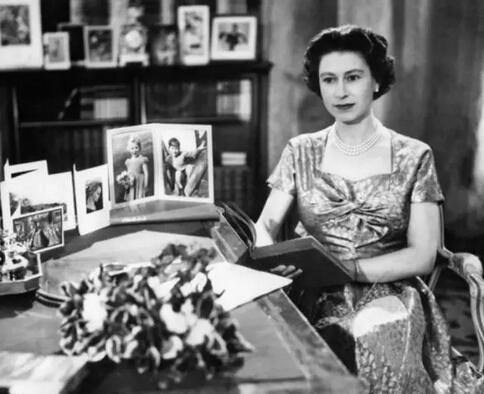 英国女王2017圣诞致辞:家是温馨、亲情和爱的来源! 英国女王2017圣诞致辞:家是温馨、亲情和爱的来源!