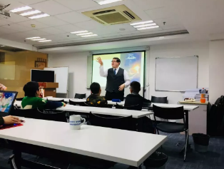 每个男孩都该看这部英文电影!外教带你边看边学 每个男孩都该看这部英文电影!外教带你边看边学