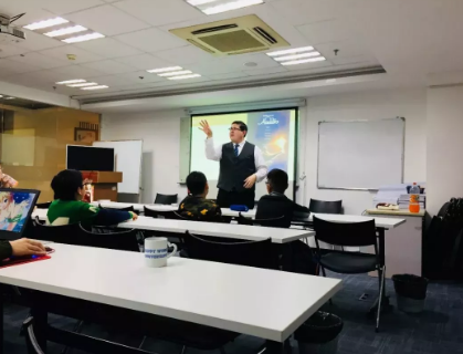 最适合母亲节看的这部电影,教会孩子的不是感恩而是……| Movie Night 最适合母亲节看的这部电影,教会孩子的不是感恩而是……| Movie Night