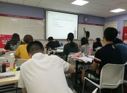 雅思封闭营 | 国庆节去看人从众？不如用7天提升自己↑↑